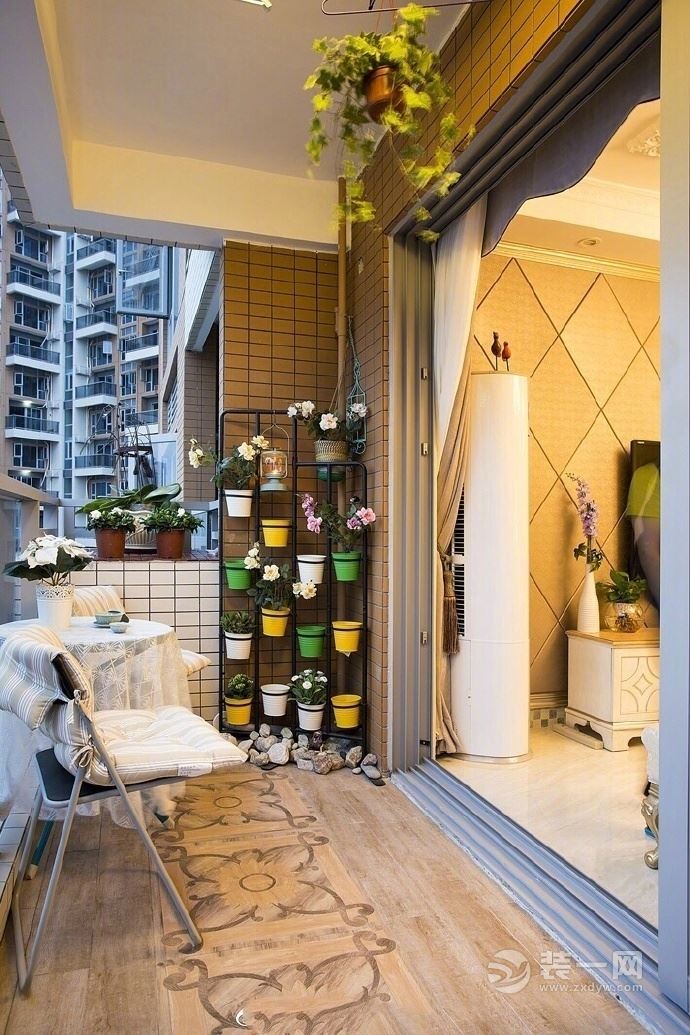 5平米阳台装修效果图 挨着厨房生活阳台设计还能这样